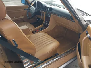 1988 Mercedes-Benz 560 with VIN WDBBA48D4JA080448, listed as a IAAI auction lot 40978039 with 40,237 mi miles. Bid and sale history available at carsss.com. Image 5.