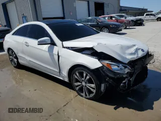 2016 Mercedes-Benz E 400 z VIN WDDKJ6FB4GF332182, wystawiony jako Copart lot #52546835 z przebiegiem 141 910 mil mil oraz Czysty tytuł • Clean title. Historia ofert i sprzedaży dostępna na DreamBid. Obrazek 4.