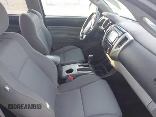 2014 Toyota Tacoma with VIN 3TMLU4EN3EM151545, listed as a IAAI auction lot 41821451 with 261,311 mi miles. Bid and sale history available at carsss.com. Image 5.