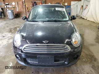 2012 MINI Hardtop with VIN WMWSU3C5XCT185017, listed as a Copart auction lot 61015285 with 129,288 mi miles and Clean title. Bid and sale history available at DreamBid. Image 5.