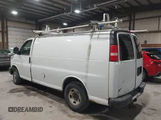 2009 GMC Savana Cargo Van with VIN 1GTGG25C591169155, listed as a IAAI auction lot 41585796 with 157,610 mi miles. Bid and sale history available at carsss.com. Image 3.