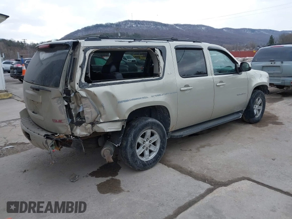 2014 GMC Yukon XL SLT with VIN 1GKS2KE71ER223496, listed as a IAAI auction lot 41419800 with 146,686 mi miles. Bid and sale history available at carsss.com. Image 4.
