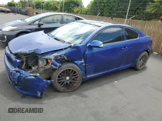 2008 Scion tC Spec z VIN JTKDE167780257965, wystawiony jako Copart lot #56698295 z przebiegiem 141 297 mil mil oraz Szkody całkowita. Historia ofert i sprzedaży dostępna na DreamBid. Obrazek 1.