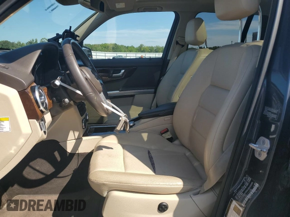 2014 Mercedes-Benz GLK 350 with VIN WDCGG8JB2EG192006, listed as a Copart auction lot 68853254 with 179,740 mi miles and Clean Title. Bid and sale history available at DreamBid. Image 7.