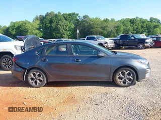 2019 Kia Forte LXS z VIN 3KPF24ADXKE139561, wystawiony jako IAAI lot #42188481 z przebiegiem 119 215 mil mil oraz . Historia ofert i sprzedaży dostępna na DreamBid. Obrazek 13.