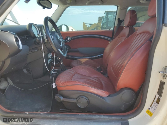 2009 MINI Cooper Hardtop with VIN WMWMF33589TT69934, listed as a Copart auction lot 43275705 with 157,482 mi miles and Clean Title. Bid and sale history available at carsss.com. Image 7.