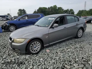 2009 BMW 3 Series 328i xDrive z VIN WBAPK73529A451394, wystawiony jako Copart lot #57329595 z przebiegiem 204 934 mil mil oraz Czysty tytuł • Clean title. Historia ofert i sprzedaży dostępna na DreamBid. Obrazek 1.