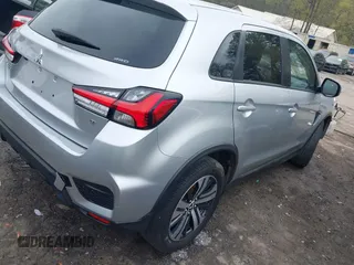 2021 Mitsubishi Outlander ES z VIN JA4ARUAU4MU025575, wystawiony jako IAAI lot #41937147 z przebiegiem 66 640 mil mil oraz . Historia ofert i sprzedaży dostępna na DreamBid. Obrazek 4.