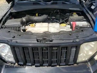 2008 Jeep Liberty Sport z VIN 1J8GN28K18W278117, wystawiony jako Copart lot #54566504 z przebiegiem 148 948 mil mil oraz Szkody całkowita. Historia ofert i sprzedaży dostępna na DreamBid. Obrazek 12.