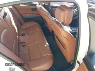 2013 BMW 5 Series 535i xDrive z VIN WBAFU7C59DDU76175, wystawiony jako IAAI lot #41433212 z przebiegiem 108 175 mil mil oraz . Historia ofert i sprzedaży dostępna na DreamBid. Obrazek 8.