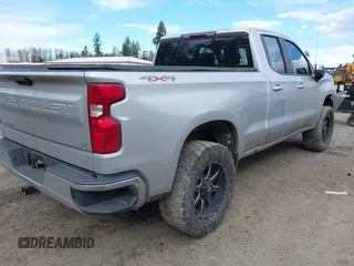 2020 Chevrolet Silverado 1500 LT with VIN 1GCRYDEDXLZ164567, listed as a IAAI auction lot 41900655 with 66,722 mi miles. Bid and sale history available at carsss.com. Image 4.