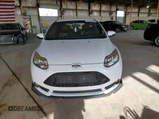 2014 Ford Focus ST with VIN 1FADP3L9XEL209508, listed as a Copart auction lot 47121505 with 83,283 mi miles and Salvage Title. Bid and sale history available at carsss.com. Image 5.