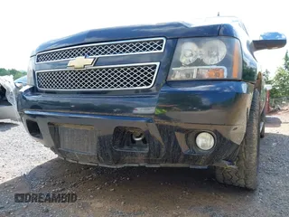 2011 Chevrolet Suburban LTZ with VIN 1GNSKKE38BR359006, listed as a IAAI auction lot 42183589 with 162,154 mi miles and . Bid and sale history available at DreamBid. Image 19.