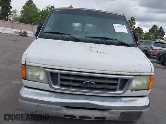 2006 Ford Econoline Passenger XL with VIN 1FBNE31L56HA25492, listed as a IAAI auction lot 42059914 with 151,804 mi miles. Bid and sale history available at carsss.com. Image 6.