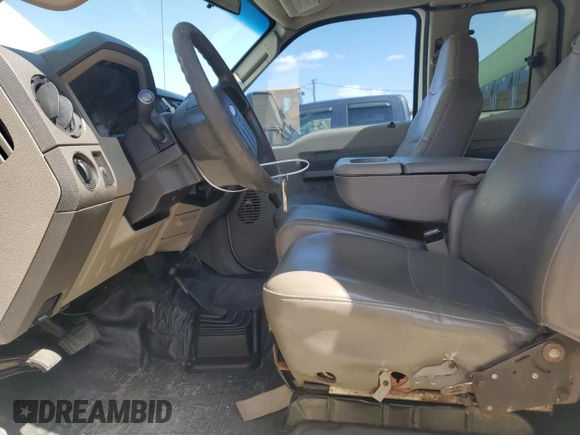 2008 Ford F-350 XL with VIN 1FTWX31R58EA83993, listed as a Copart auction lot 52404675 with 117,443 mi miles and Clean Title. Bid and sale history available at DreamBid. Image 7.
