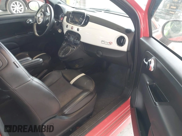 2017 FIAT 500e z VIN 3C3CFFGE2HT546074, wystawiony jako IAAI lot #42269995 z przebiegiem 42 782 mil mil oraz . Historia ofert i sprzedaży dostępna na DreamBid. Obrazek 5.