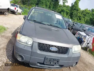 2006 Ford Escape XLT with VIN 1FMCU93106KA37648, listed as a IAAI auction lot 42719362 with 184,321 mi miles and . Bid and sale history available at DreamBid. Image 6.