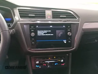 2024 Volkswagen Tiguan SE z VIN 3VV3B7AX4RM076330, wystawiony jako IAAI lot #42752482 z przebiegiem 25 282 mil mil oraz . Historia ofert i sprzedaży dostępna na DreamBid. Obrazek 21.