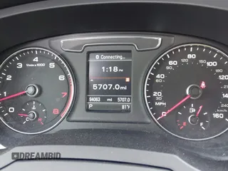 2018 Audi Q3 Premium Plus z VIN WA1JCCFS8JR014631, wystawiony jako IAAI lot #41958696 z przebiegiem 94 063 mil mil oraz . Historia ofert i sprzedaży dostępna na DreamBid. Obrazek 7.