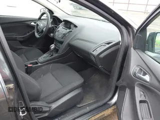 2016 Ford Focus SE with VIN 1FADP3F21GL324547, listed as a IAAI auction lot 41860377 with 39,410 mi miles. Bid and sale history available at carsss.com. Image 5.
