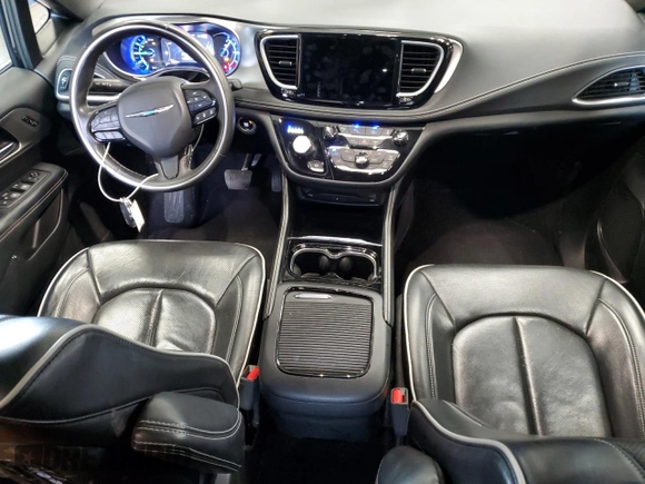 2021 Chrysler Pacifica Hybrid Limited with VIN 2C4RC1S73MR572870, listed as a Copart auction lot 55426655 with 92,436 mi miles and Salvage title. Bid and sale history available at DreamBid. Image 8.