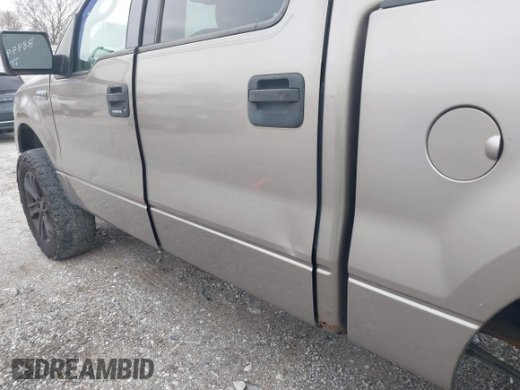 2004 Ford F-150 XLT with VIN 1FTRW14W14KB84997, listed as a IAAI auction lot 41551031 with 274,894 mi miles. Bid and sale history available at carsss.com. Image 12.