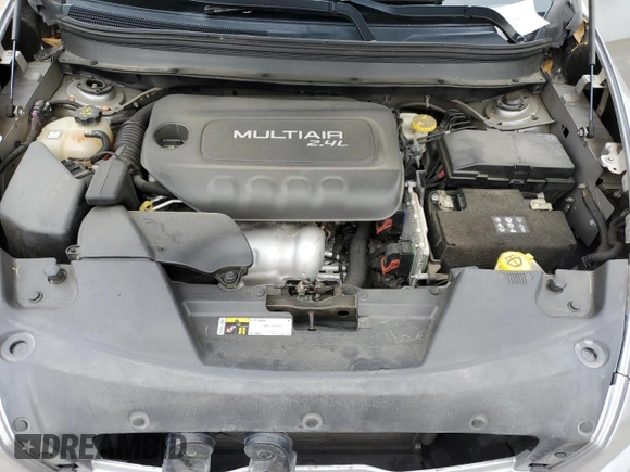 2018 Jeep Cherokee Latitude Plus z VIN 1C4PJLLB2JD537795, wystawiony jako Copart lot #51362945 z przebiegiem 144 247 mil mil oraz Szkoda całkowita • Salvage title. Historia ofert i sprzedaży dostępna na DreamBid. Obrazek 13.