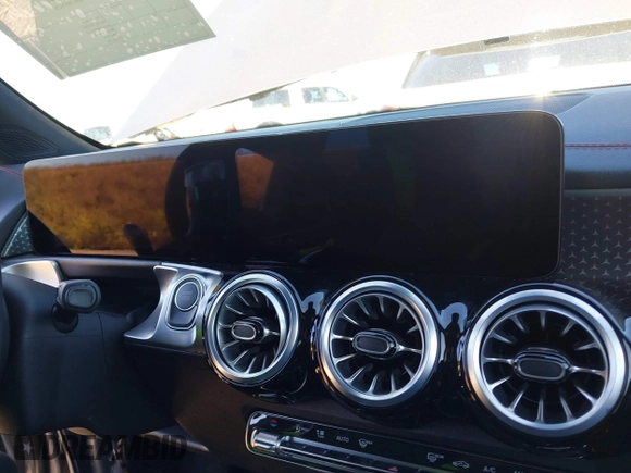 2024 Mercedes-Benz EQB 300 z VIN W1N9M0KB2RN079416, wystawiony jako IAAI lot #40927378 z przebiegiem Nie podano mil oraz . Historia ofert i sprzedaży dostępna na DreamBid. Obrazek 7.
