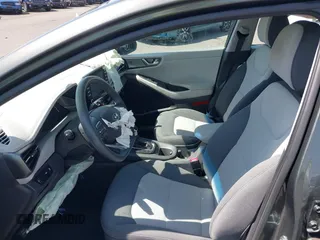 2020 Hyundai Ioniq Blue z VIN KMHC65LC0LU235313, wystawiony jako IAAI lot #42098227 z przebiegiem 74 906 mil mil oraz . Historia ofert i sprzedaży dostępna na DreamBid. Obrazek 5.