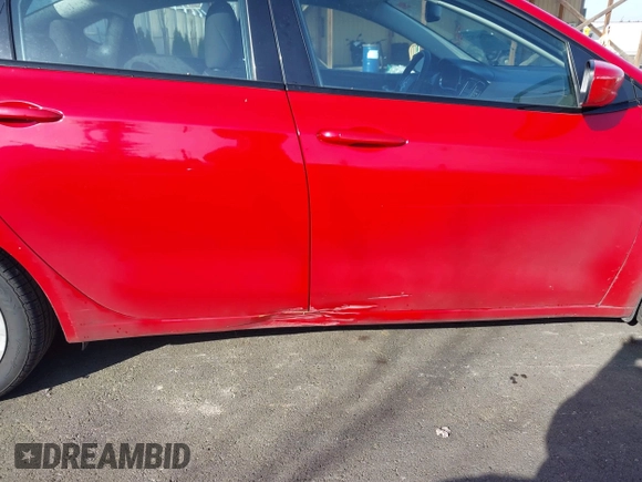 2014 Dodge Dart SXT with VIN 1C3CDFBB8ED851812, listed as a IAAI auction lot 41736482 with 92,116 mi miles. Bid and sale history available at carsss.com. Image 14.