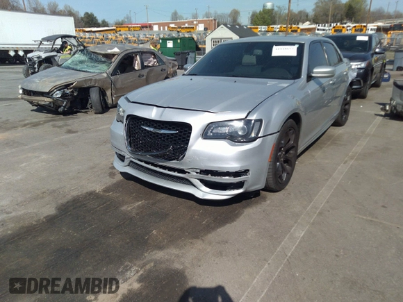 2020 Chrysler 300 S z VIN 2C3CCABGXLH103516, wystawiony jako IAAI lot #41918657 z przebiegiem 88 521 mil mil oraz . Historia ofert i sprzedaży dostępna na DreamBid. Obrazek 18.