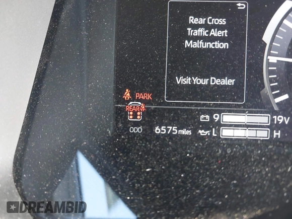 2024 Toyota Sequoia SR5 with VIN 7SVAAABA3RX039902, listed as a IAAI auction lot 41405838 with 6,575 mi miles. Bid and sale history available at carsss.com. Image 15.