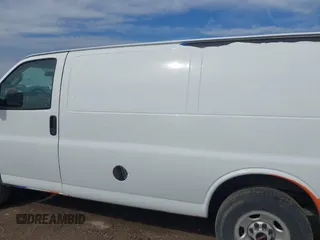 2021 GMC Savana Cargo Van with VIN 1GTW7AFP1M1307600, listed as a IAAI auction lot 41471643 with 63,565 mi miles. Bid and sale history available at carsss.com. Image 14.