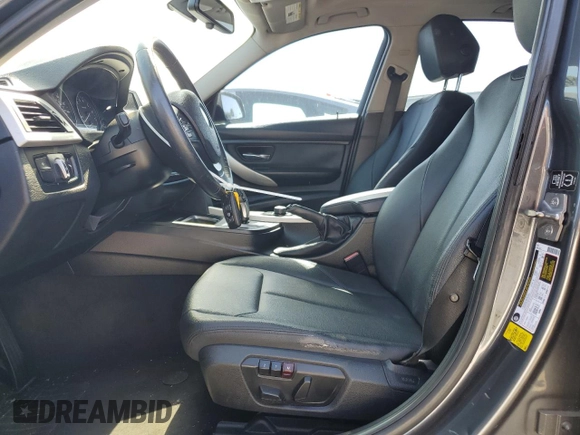 2013 BMW 3 Series 320i with VIN WBA3B1C58DK128983, listed as a Copart auction lot 61919185 with 155,698 mi miles and Clean title. Bid and sale history available at DreamBid. Image 7.