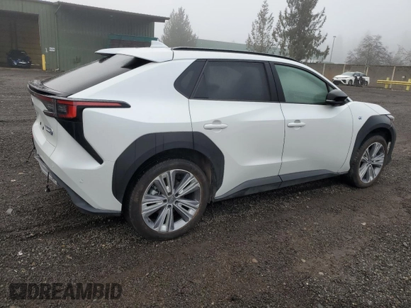 2023 Toyota bZ4X XLE z VIN JTMABABA0PA004676, wystawiony jako Copart lot #88436855 z przebiegiem 1 041 mil mil oraz Szkoda całkowita • Salvage title. Historia ofert i sprzedaży dostępna na DreamBid. Obrazek 3.