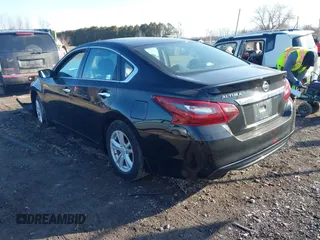 2018 Nissan Altima SV with VIN 1N4AL3AP7JC113202, listed as a IAAI auction lot 41800580 with 95,142 mi miles and . Bid and sale history available at carsss.com. Image 3.