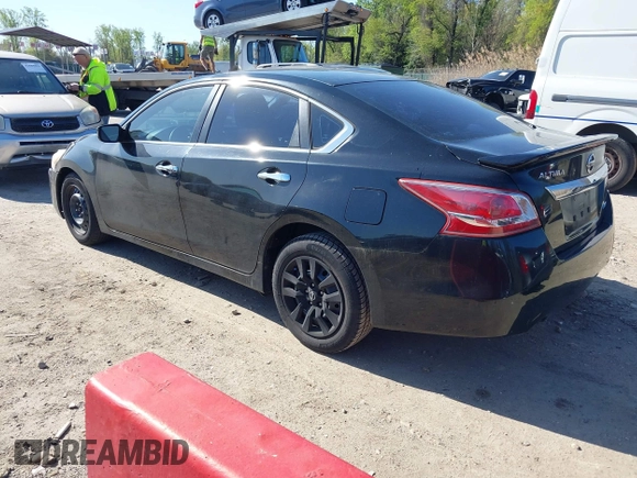 2013 Nissan Altima 2.5 S with VIN 1N4AL3AP2DN466231, listed as a IAAI auction lot 42065741 with 138,511 mi miles. Bid and sale history available at carsss.com. Image 3.