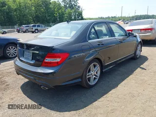 2012 Mercedes-Benz C 350 Sport с VIN WDDGF5HB0CR196754, выставлен на аукционе IAAI как лот 42581471 с пробегом 86 265 миль миль и . История ставок и продаж доступна на DreamBid. Изображение 4.