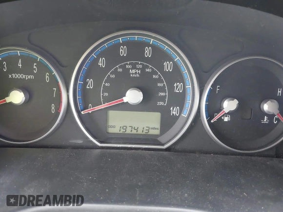 2009 Hyundai Santa Fe SE z VIN 5NMSH13E79H269284, wystawiony jako IAAI lot #42405821 z przebiegiem 197 413 mil mil oraz . Historia ofert i sprzedaży dostępna na DreamBid. Obrazek 7.