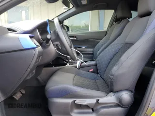 2022 Toyota C-HR XLE z VIN NMTKHMBX9NR141168, wystawiony jako Copart lot #50906365 z przebiegiem 44 268 mil mil oraz Tytuł czysty. Historia ofert i sprzedaży dostępna na DreamBid. Obrazek 7.