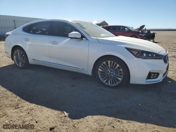 2017 Kia Cadenza Premium with VIN KNALC4J11H5070072, listed as a Copart auction lot 46527985 with 25,598 mi miles and Salvage Title. Bid and sale history available at carsss.com. Image 4.