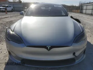 2024 Tesla Model S с VIN 5YJSA1E56RF541102, выставлен на аукционе Copart как лот 42584275 с пробегом Не указан миль и Списание • Salvage title. История ставок и продаж доступна на DreamBid. Изображение 5.
