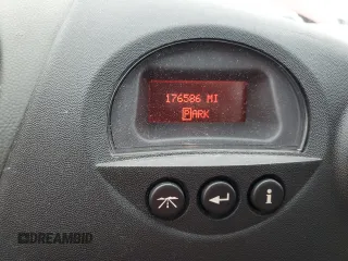 2005 Pontiac Grand Prix z VIN 2G2WP522751244312, wystawiony jako Copart lot #59796455 z przebiegiem 176 586 mil mil oraz Szkoda całkowita • Salvage title. Historia ofert i sprzedaży dostępna na DreamBid. Obrazek 9.