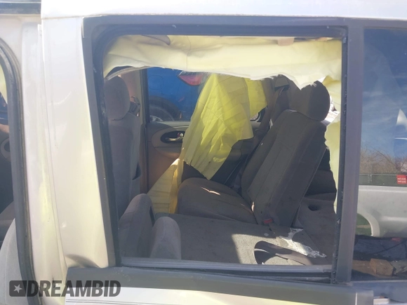 2006 Chevrolet TrailBlazer with VIN 1GNDT13S162124181, listed as a IAAI auction lot 41606926 with 200,785 mi miles and . Bid and sale history available at DreamBid. Image 8.
