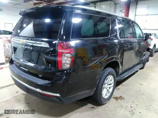 2024 Chevrolet Suburban LT with VIN 1GNSKCKD0RR129408, listed as a IAAI auction lot 41752828 with 39,426 mi miles. Bid and sale history available at carsss.com. Image 4.