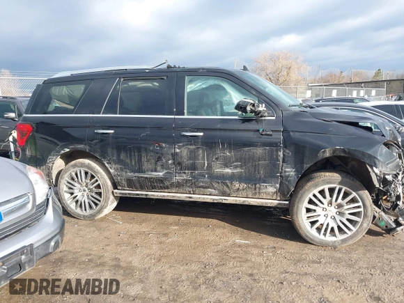 2022 Ford Expedition Platinum with VIN 1FMJU1MT1NEA10223, listed as a IAAI auction lot 41068912 with 72,179 mi miles. Bid and sale history available at carsss.com. Image 13.