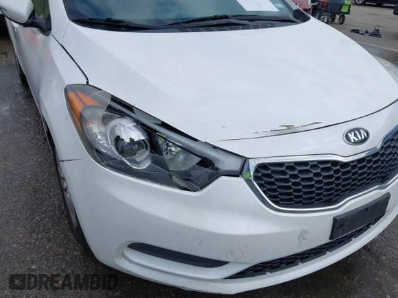 2015 Kia Forte LX with VIN KNAFX4A69F5421840, listed as a IAAI auction lot 42019236 with 147,847 mi miles. Bid and sale history available at carsss.com. Image 6.