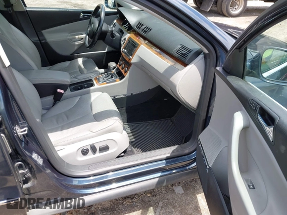 2006 Volkswagen Passat with VIN WVWFU73CX6P164725, listed as a IAAI auction lot 42255126 with 108,419 mi miles and . Bid and sale history available at DreamBid. Image 5.