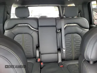 2025 Rivian R1S Adventure z VIN 7PDSGBBA2SN052590, wystawiony jako Copart lot #48431075 z przebiegiem 11 065 mil mil oraz Szkody całkowita. Historia ofert i sprzedaży dostępna na DreamBid. Obrazek 11.