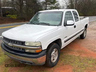 2002 Chevrolet Silverado 1500 LT with VIN 2GCEK19T921312506, listed as a Copart auction lot 48669235 with 245,603 mi miles and Clean Title. Bid and sale history available at carsss.com. Image 2.